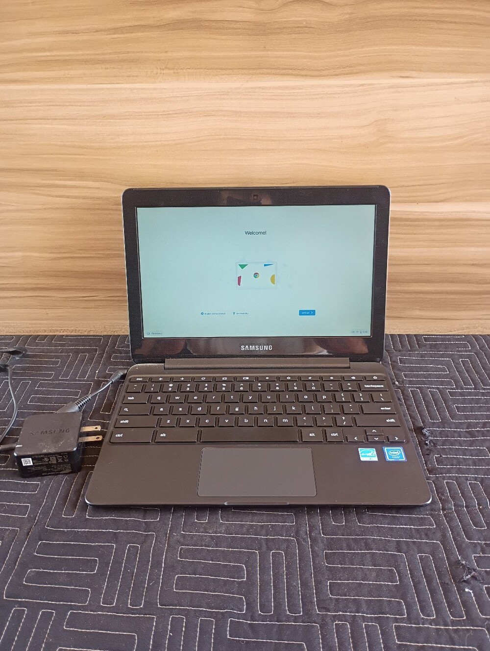 Samsung 500C XE500C13-K02US 11.6" Chromebook 3 Celeron N3050 1.60 GHz 4GB 16GB